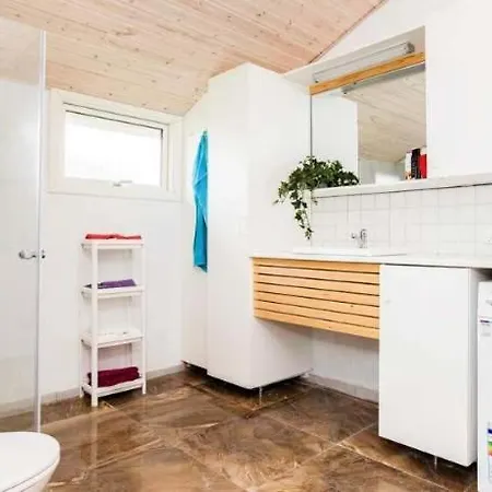 بيت للعطل Coastal Hideout Vacation Bøtø By
